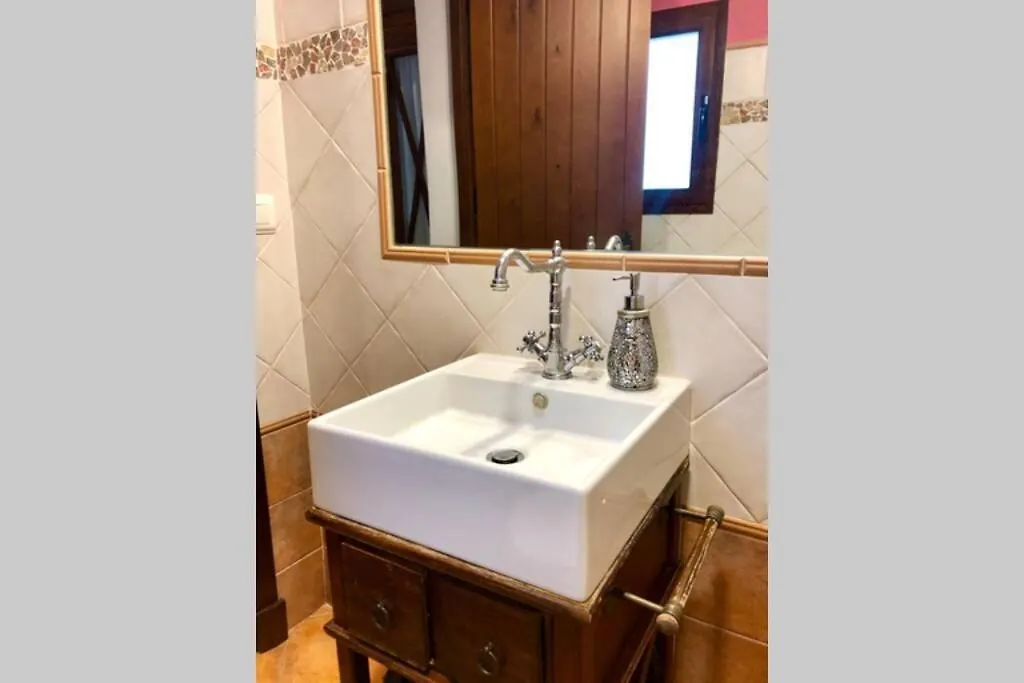 Gatu Premium Villa Lurberri Piscina Privada, 4 Dormitorios, 2 Banos, Parking , Jardines, 