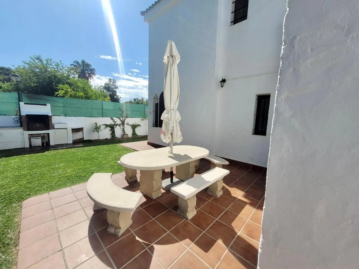 Holiday home Gatu Premium Villa Lurberri Piscina Privada, 4 Dormitorios, 2 Banos, Parking , Jardines, 