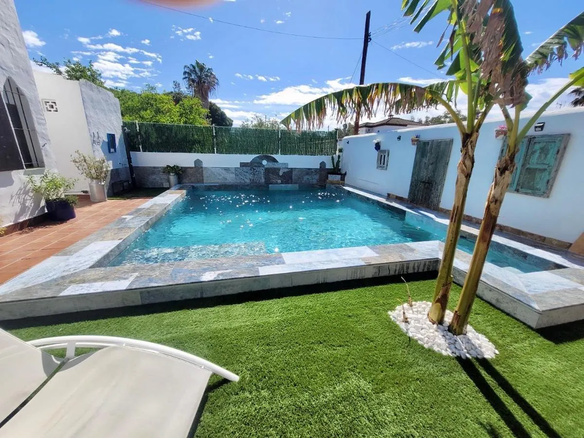 Gatu Premium Villa Lurberri Piscina Privada, 4 Dormitorios, 2 Banos, Parking , Jardines, 