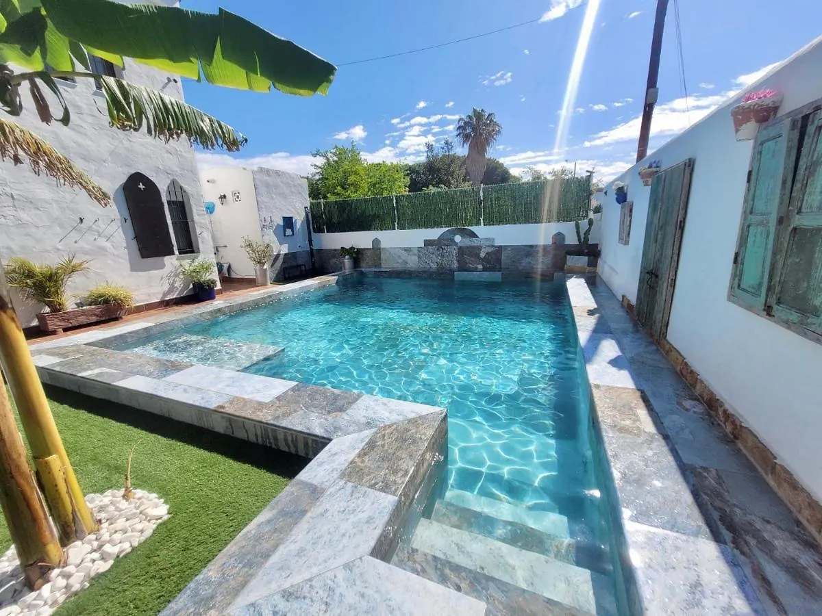 Gatu Premium Villa Lurberri Piscina Privada, 4 Dormitorios, 2 Banos, Parking , Jardines, 