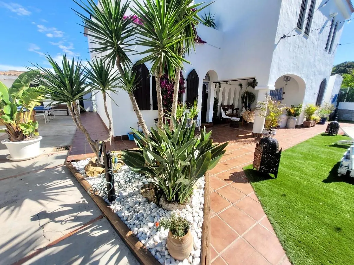 Gatu Premium Villa Lurberri Piscina Privada, 4 Dormitorios, 2 Banos, Parking , Jardines, 