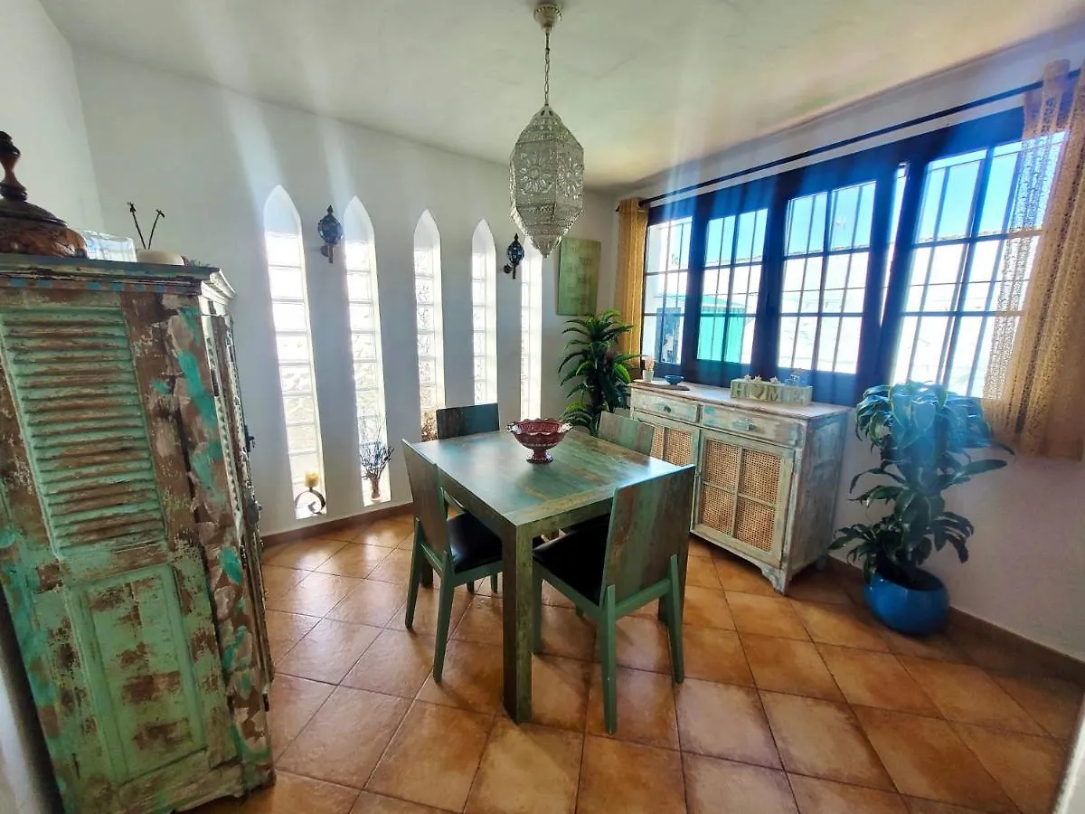 Holiday home Gatu Premium Villa Lurberri Piscina Privada, 4 Dormitorios, 2 Banos, Parking , Jardines, 