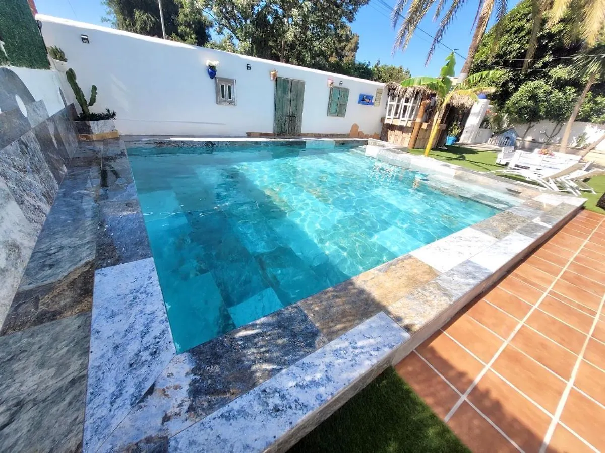Holiday home Gatu Premium Villa Lurberri Piscina Privada, 4 Dormitorios, 2 Banos, Parking , Jardines, 