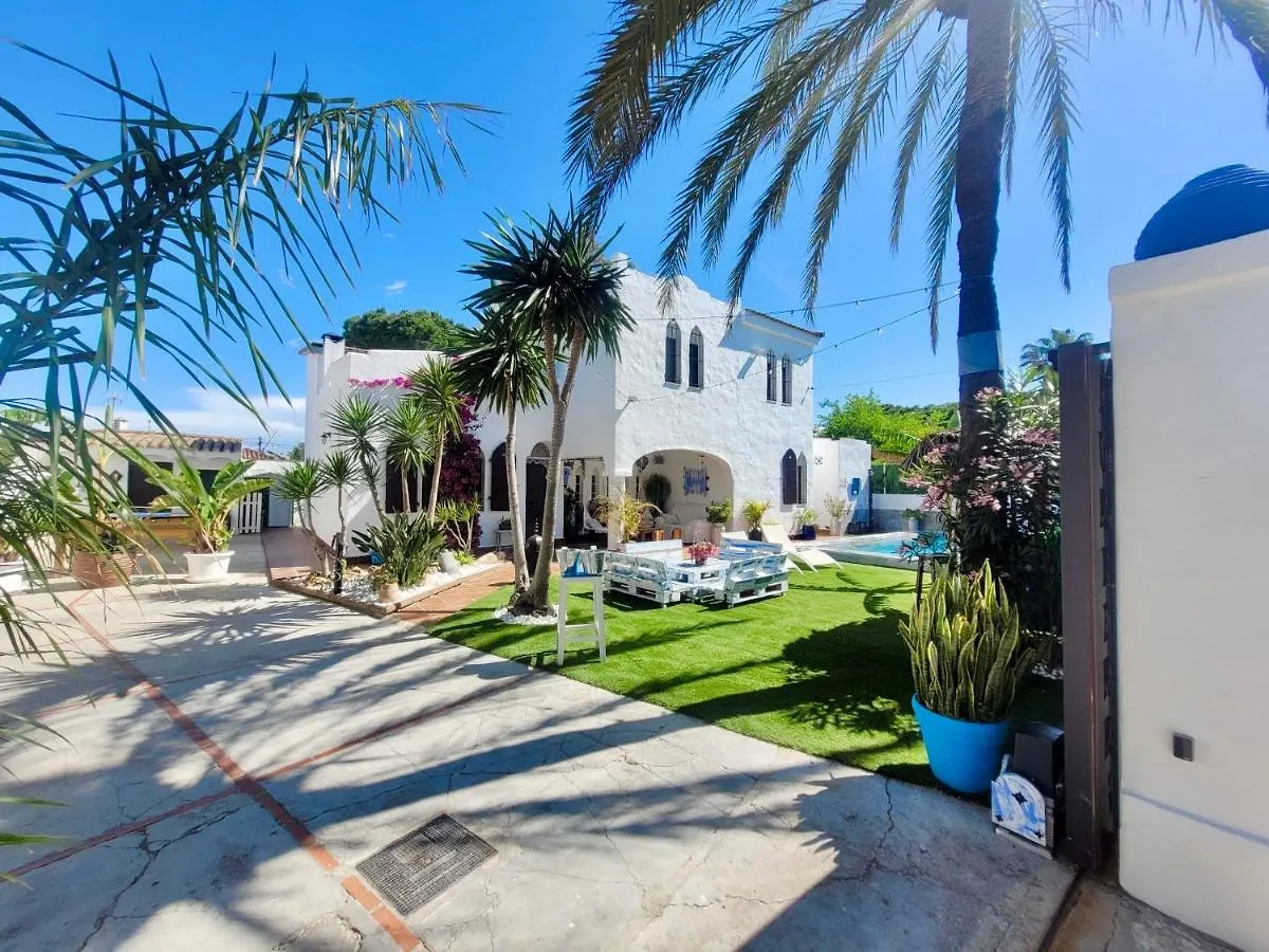 Gatu Premium Villa Lurberri Piscina Privada, 4 Dormitorios, 2 Banos, Parking , Jardines, 