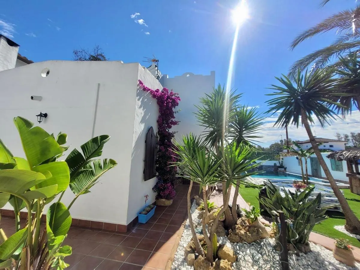 Gatu Premium Villa Lurberri Piscina Privada, 4 Dormitorios, 2 Banos, Parking , Jardines, 